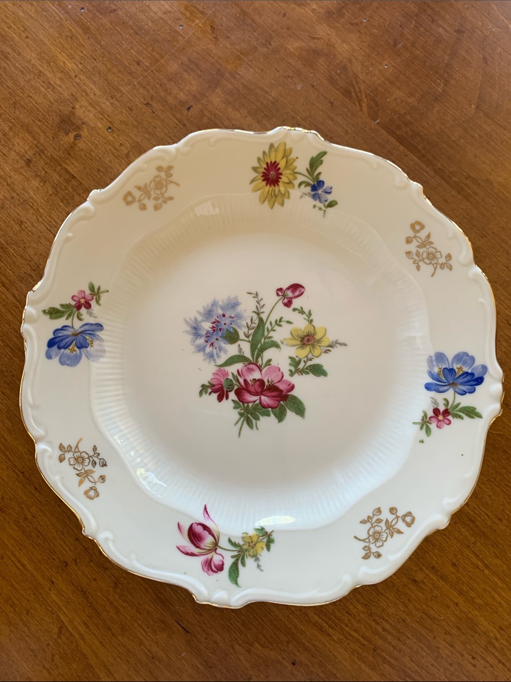 Cream Porcelain Dinner Plate with Multicolor Floral Bouquet and Gold Accents
